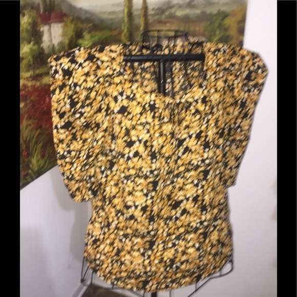 Adrienne Vittadini size small floral 1/2 sleeve with tie key hole black orange - Picture 1 of 7